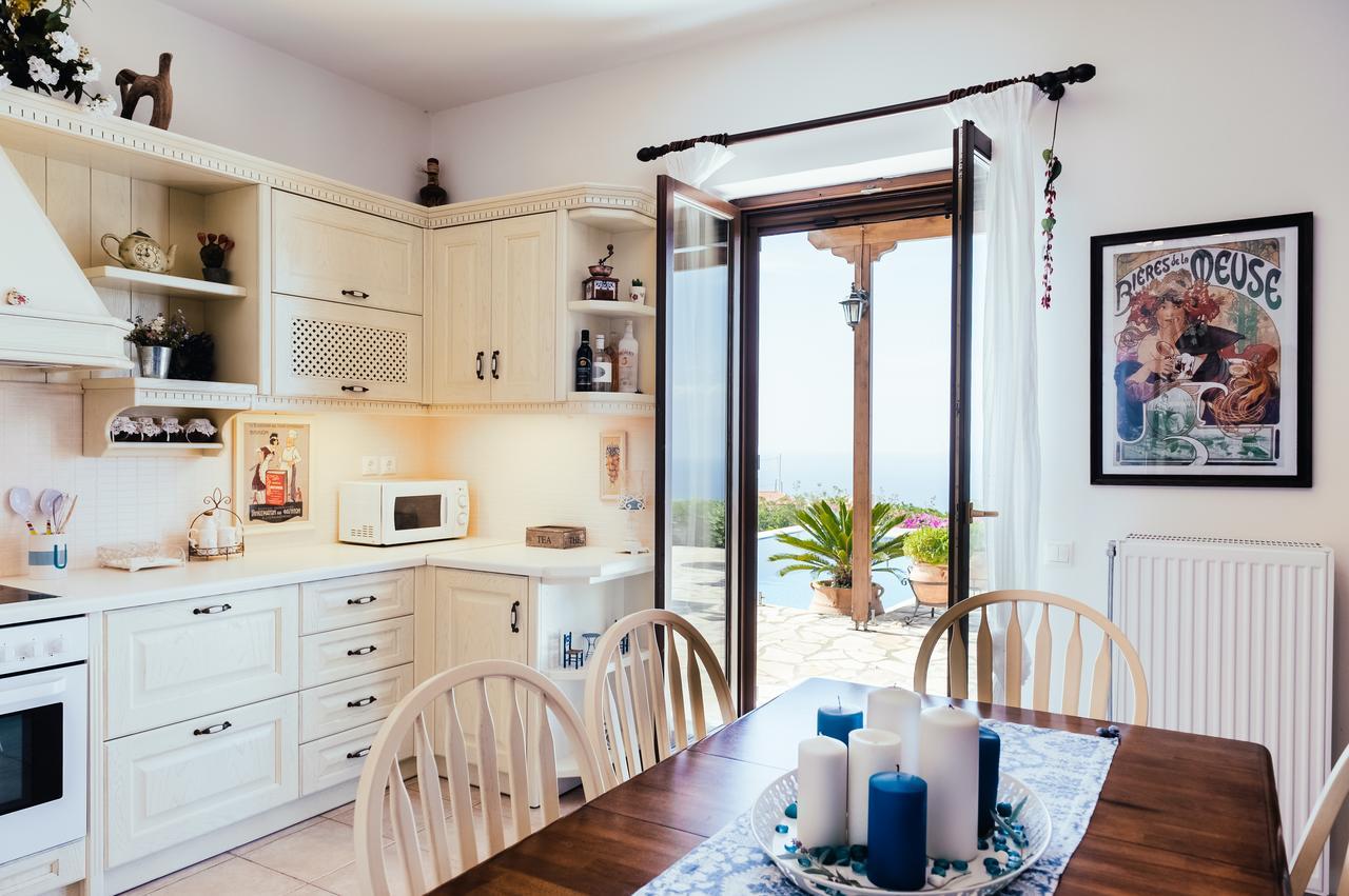Lena'S Villa Stoupa Exterior photo